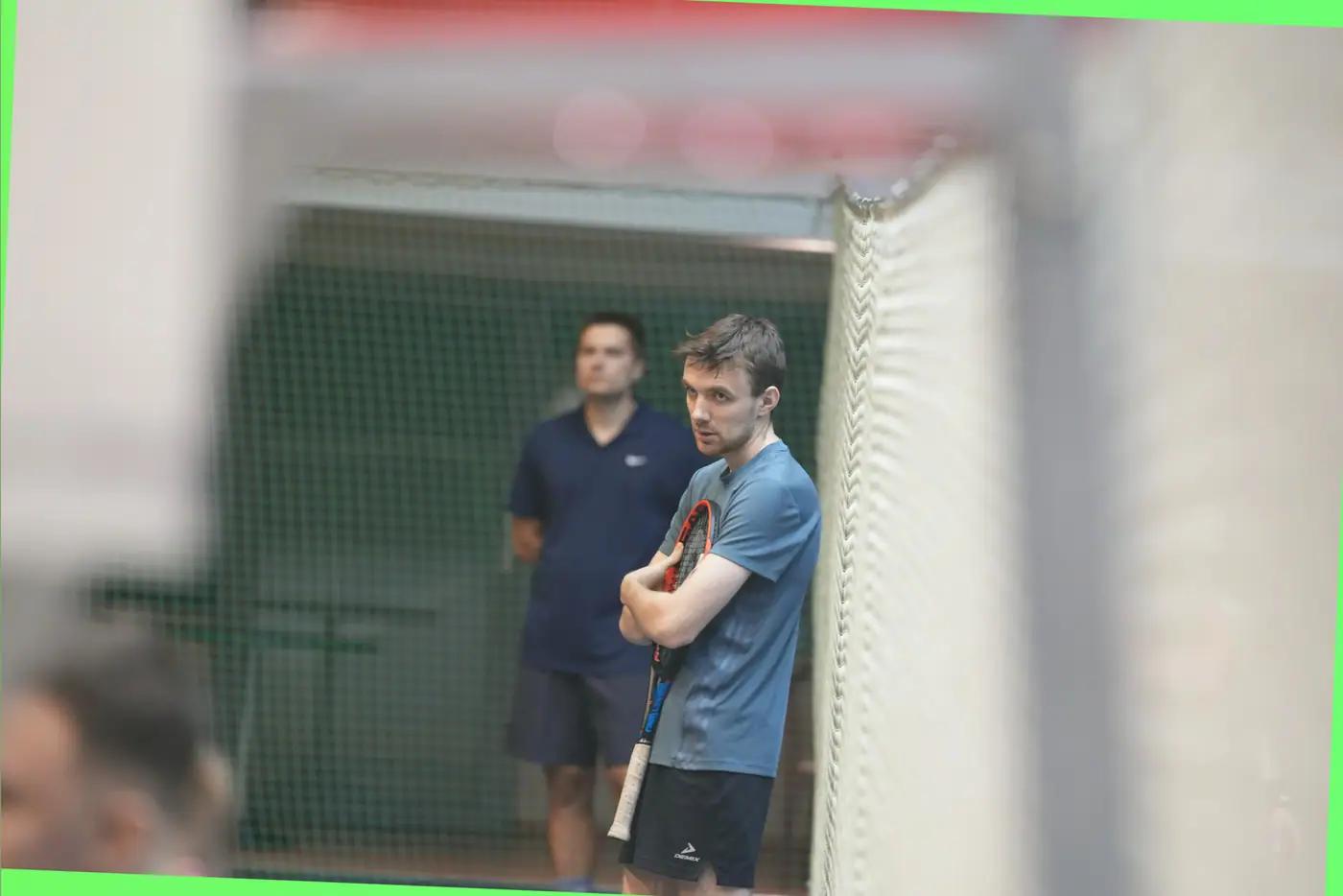 chto-podarit-treneru-po-tennisu