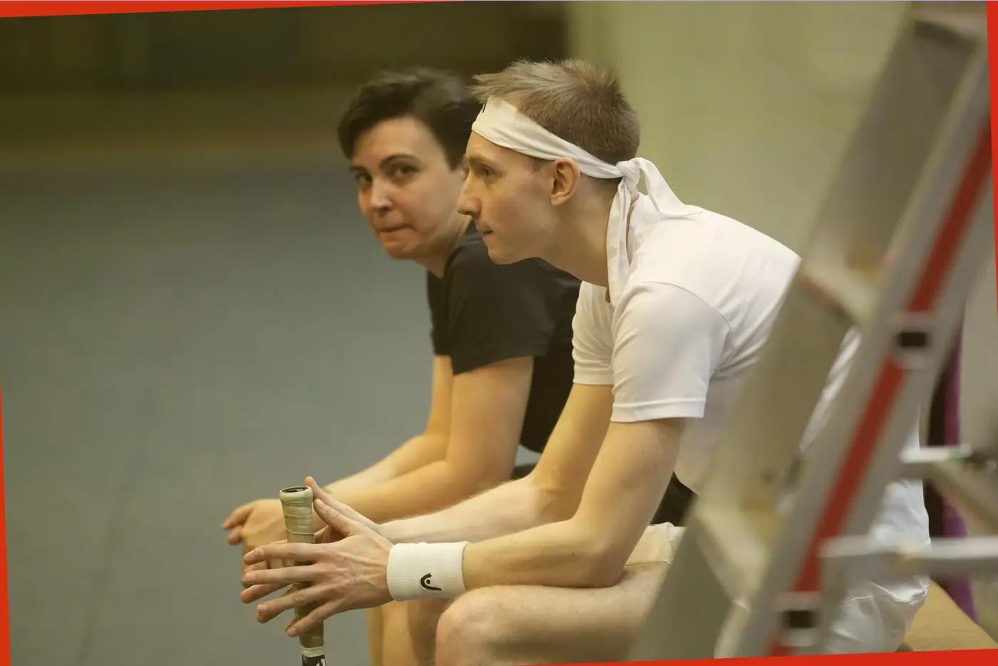 povyazka-dlya-tennisa-zachem-ona-nuzhna-i-kak-vybrat-idealnuju